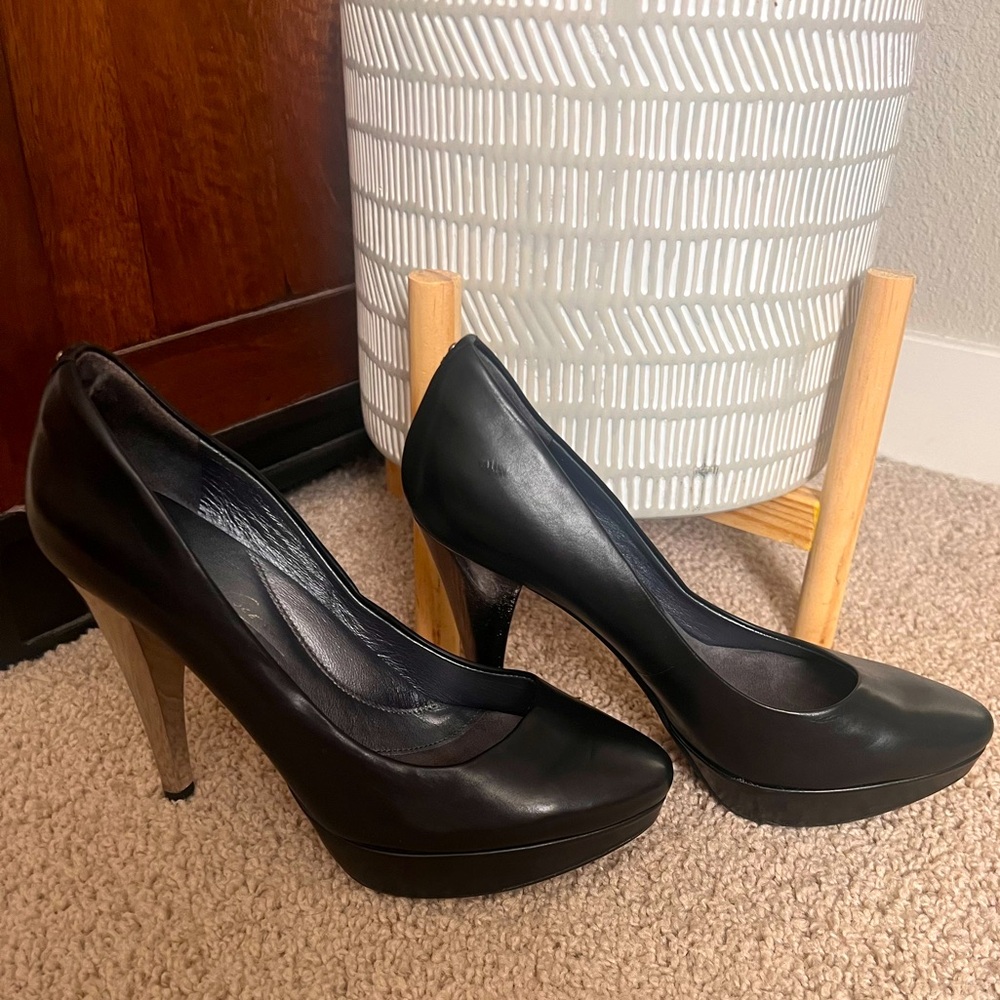 Kenneth Cole Reaction Pumps - 6